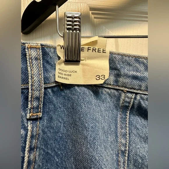 NWT Free People We The Free Good Luck Mid-Rise Barrel Jeans size 33 long - Picture 6 of 9